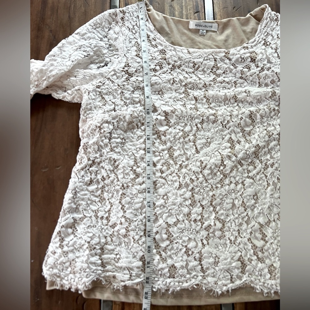 Rose + Olive Lace Bell Sleeve Top
Size: 1X - Picture 5 of 6